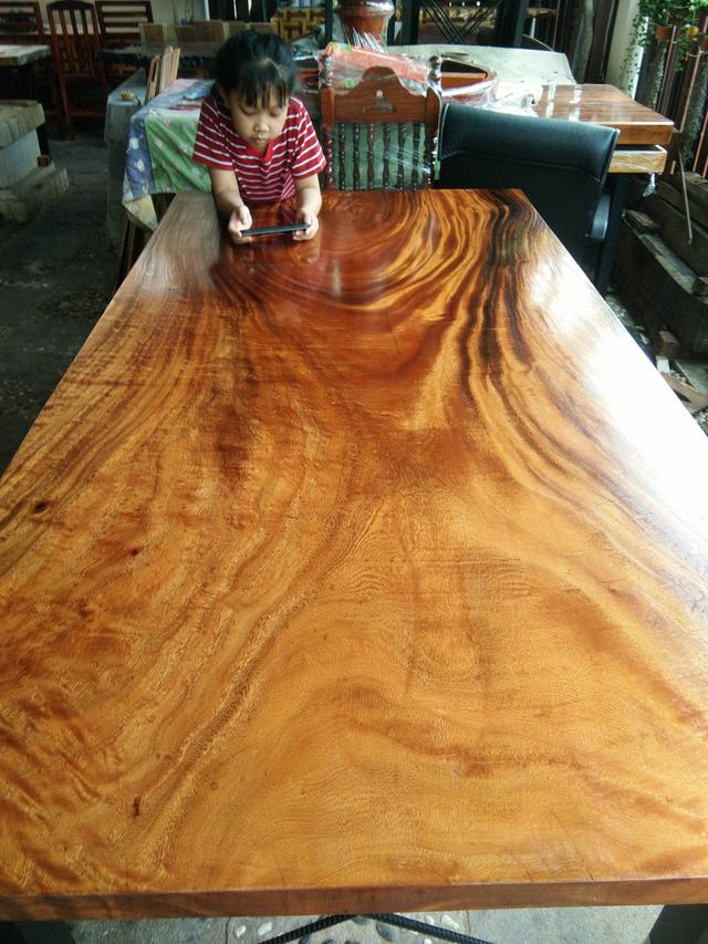 (**ขายแล้ว**)   โต๊ะไม้แผ่นเดียว  1 m x 2 m  พร้อมขาเหล็ก 5