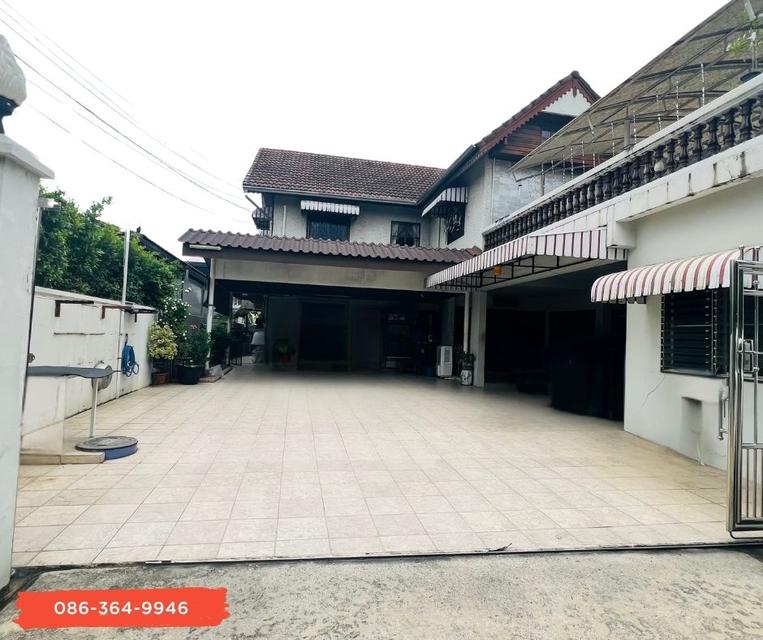 บ้านใหญ่ใจกลางซอยงามวงศ์วาน 47 ทำเลดี เดินทางสะดวก