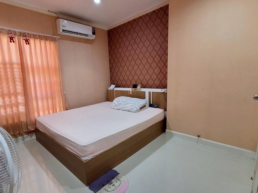 ขายทาวน์เฮ้าส์สภาพใหม่ 2 ชั้น 4 ห้องนอน 2 ห้องน้ำ 2 ที่จอดรถ ไอลีฟ ทาวน์ พระราม 2 กม.18 (เจ้าของประกาศขายเอง ไม่ผ่านนายหน้า) ราคา 2.3 ล้านบาท (I Leaf 11