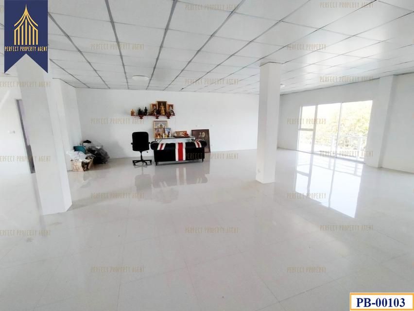 อาคารพาณิชย์ 2 คูหา หลังมุม เหมาะทำโฮมออฟฟิต ใกล้ BTS แบริ่ง สมุทรปราการ พร้อมอยู่ 2