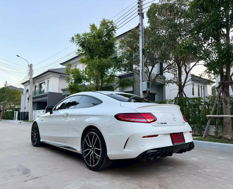 Mercedes Benz AMG C43 Coupe 4