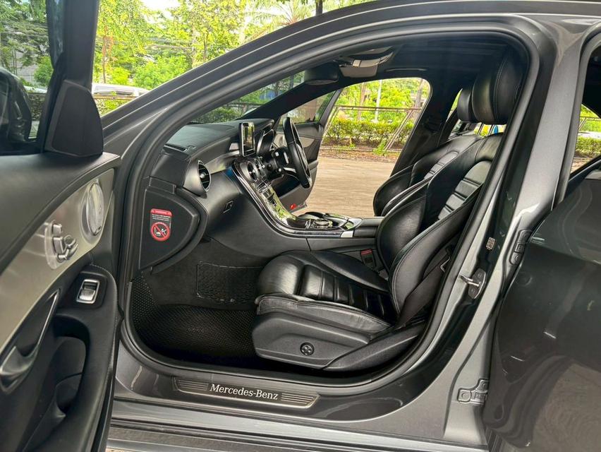 Mercedes-Benz C350e 2.0 W205 AMG Dynamic Sedan Plug-in Hybrid AT ปี 2019 16