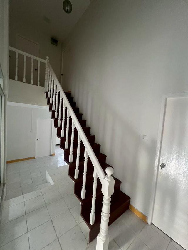 ขายบ้านเดี่ยว สูง 2 ชั้น เนื้อที่ 50 ตรว. หมู่บ้านประภาวรรณ์โฮม 2 ถนนสุวินทวงศ์ 28 13