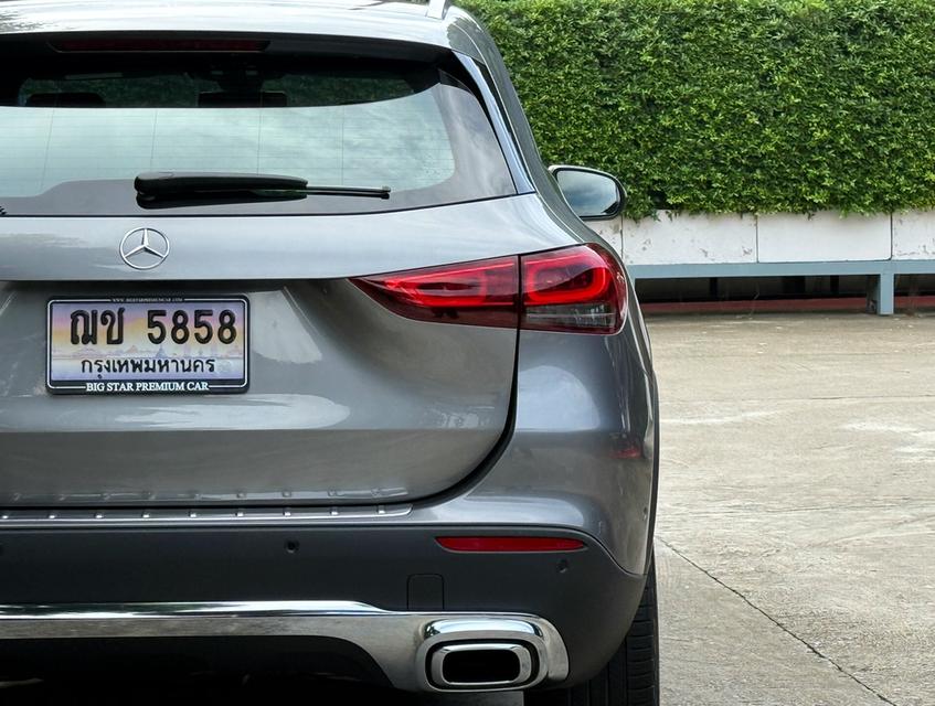 2022 BENZ GLA 200 รถมือเดียวออกป้ายแดง วิ่งน้อยเพียง 5X,XXX กม รถเข้าศูนย์ทุกระยะ ไม่เคยมีอุบัติเหตุครับ 9
