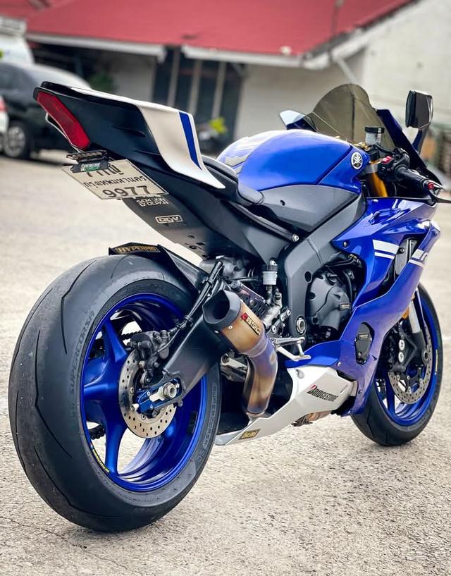 มอเตอร์ไซค์ Yamaha R6 สีน้ำเงิน 8