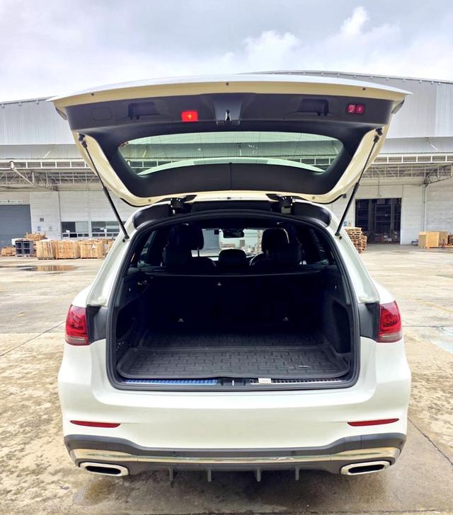 Mercedes-Benz GLC 220d Amg สีขาว ปี 2020 ไมล์ 100,000กม. 7