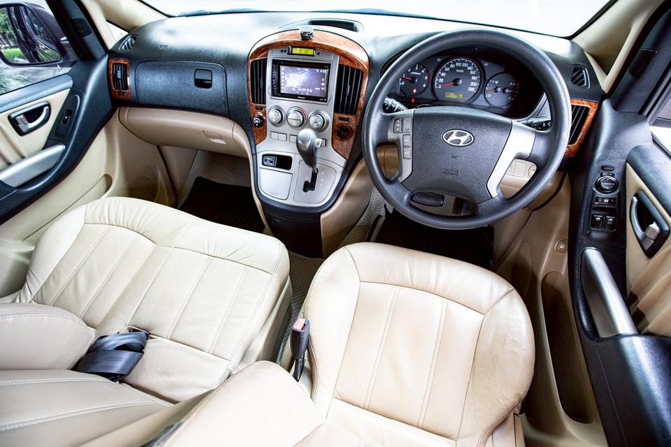 Hyundai H-1 ELITE 2.5 ดีเซล ปี 2014 สีน้ำตาล มือเดียวป้ายแดง  15