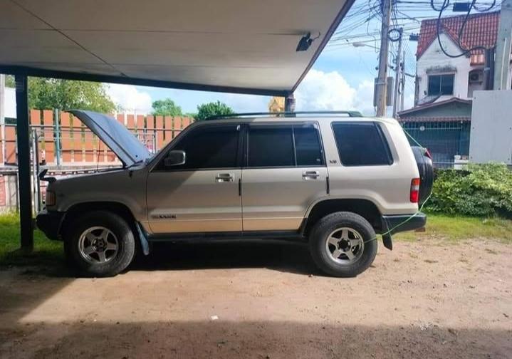 1995 Isuzu Trooper