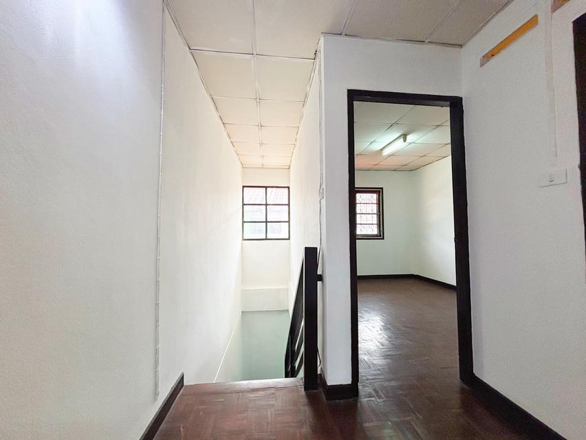 หมู่บ้านการเคหะ1 ซ.เคหะ 1/1 ถ.โรจนะ ต.หันตรา อ.อยุธยา จ.พระนครศรีอยุธยา 12