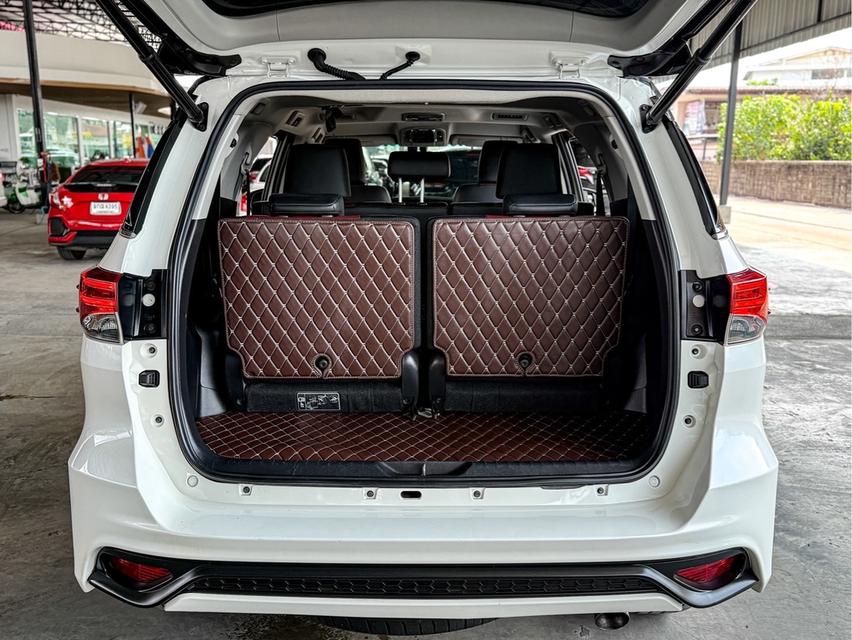 รหัสรถ WRT4613 2018 TOYOTA FORTUNER, 2.8 TRD SPORTIVO 4WD  15