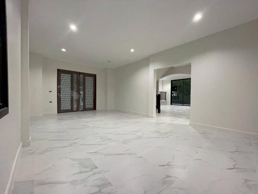 ขายฟรีโอน มบ. ชลลดา บางบัวทอง รีโนเวทใหม่ ทั้งหลัง 3 นอน 3 น้ำ บ้านสวย พร้อมเเต่งตามสไตล์ที่ชอบ 3