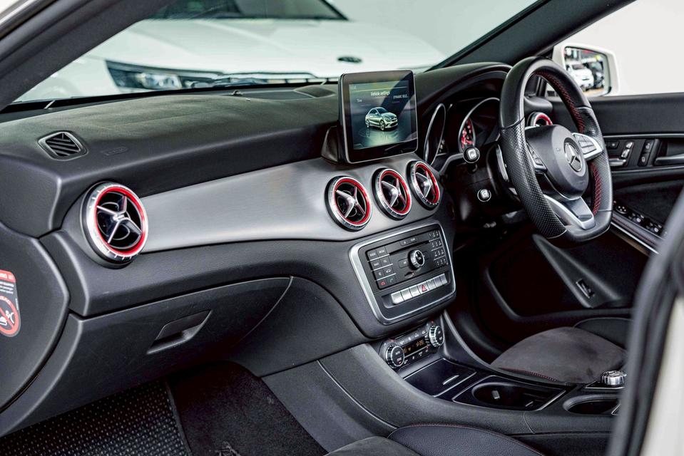 รหัสรถ NP870 รุ่นรถ : BENZ CLA250 AMG FACELIFTปีรถ : 2019 13