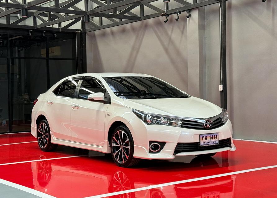 2015 TOYOTA ALTIS 1.8 ESPORT  รถวิ่งน้อย ประวัติศูนย์ครบ รถไม่มีเคยอุบัติเหตุครับ