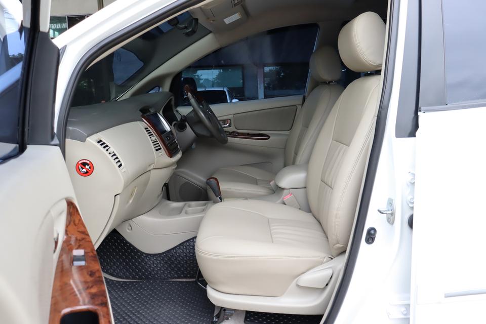 TOYOTA INNOVA 2.0 V 2013 9