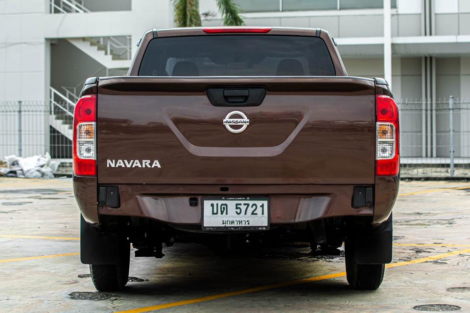 ปี 2018 Nissan Navara 2.5E NP300 Kingcab MT สีน้ำตาล ส่งฟรีถึงหน้าบ้าน 3