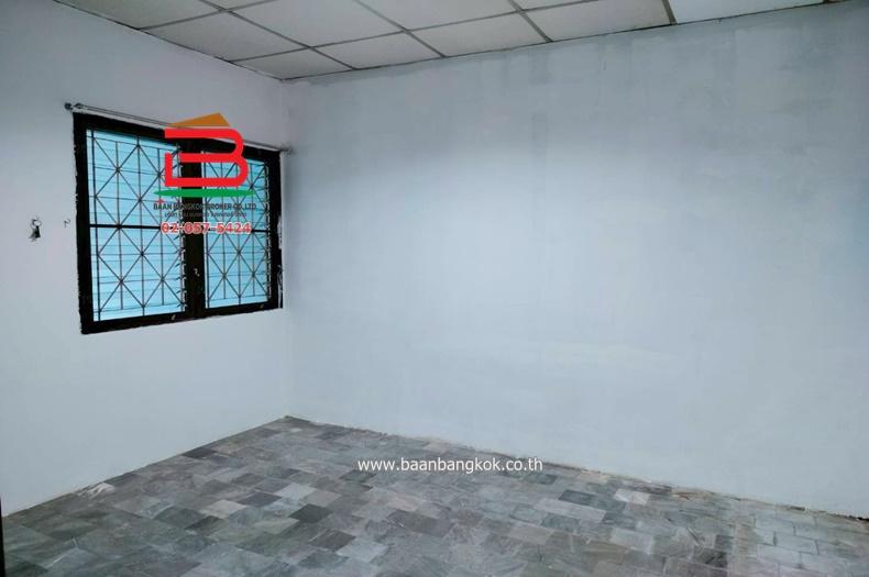 ทาวน์เฮาส์ 1 ชั้น หมู่บ้าน อาสาเฮ้าส์ 5 เนื้อที่ 18 ตรว. ใกล้โรงเรียนราชวินิต นนทบุรี ถนนบางใหญ่-บางคูลัด ตำบลบางใหญ่ อำเภอบางใหญ่ จังหวัดนนทบุรี