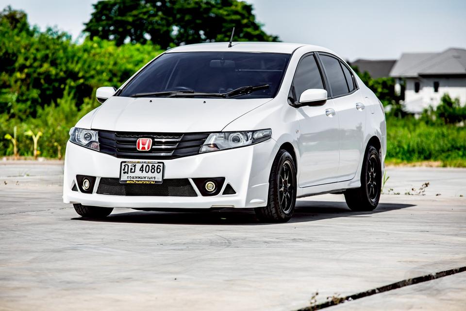 Honda City 1.5V ปี 2010 สีขาว สวยสภาพดี 2