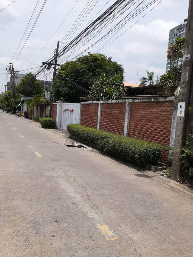 ขายที่ดินสุขุมวิท ที่ดินพร้อมบ้านเดี่ยว 202 ตร.ว ใกล้รถไฟฟ้า BTS อุดมสุข เข้าจากถนนสุขุมวิทใหญ่ 280 ม. ใกล้สี่แยกบางนา ไบเทค เซ็นทรัลบางนา 0879074045 6