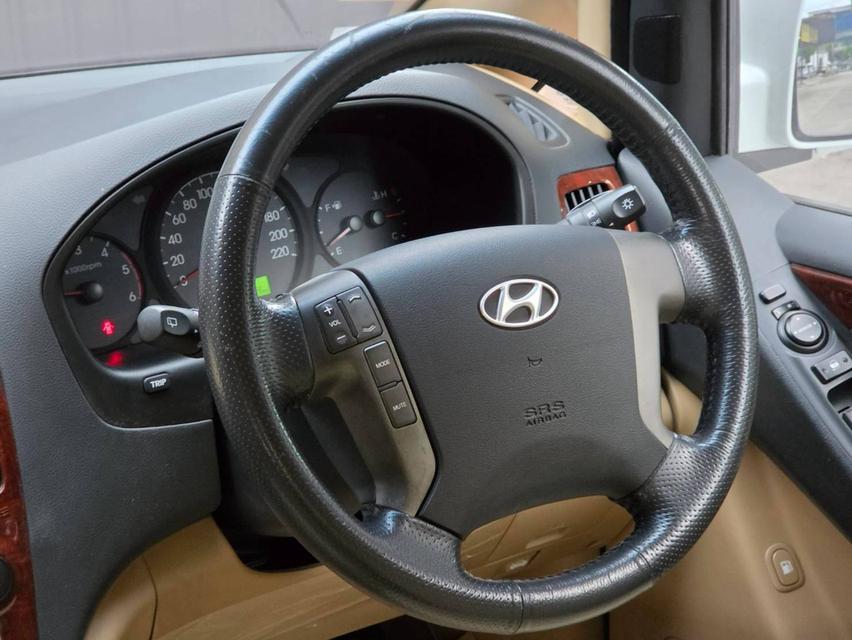 Hyundai H1 Grand Starex Premium 2012 รถมือเดียวป้ายแดง สภาพสมบูรณ์ ดูแลมาอย่างดี เซอร์วิสให้เรียบร้อย ยางใหม่ 2026 / แบตใหม่ 2026 รูปที่ 7