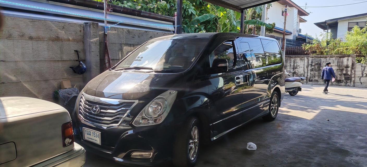ขาย Hyundai H-1 ปี 2016 รุ่น Touring ตัวท็อป ✨ รถครอบครัวสุดหรู นั่งสบาย กว้างมาก พร้อมใช้งานทันที