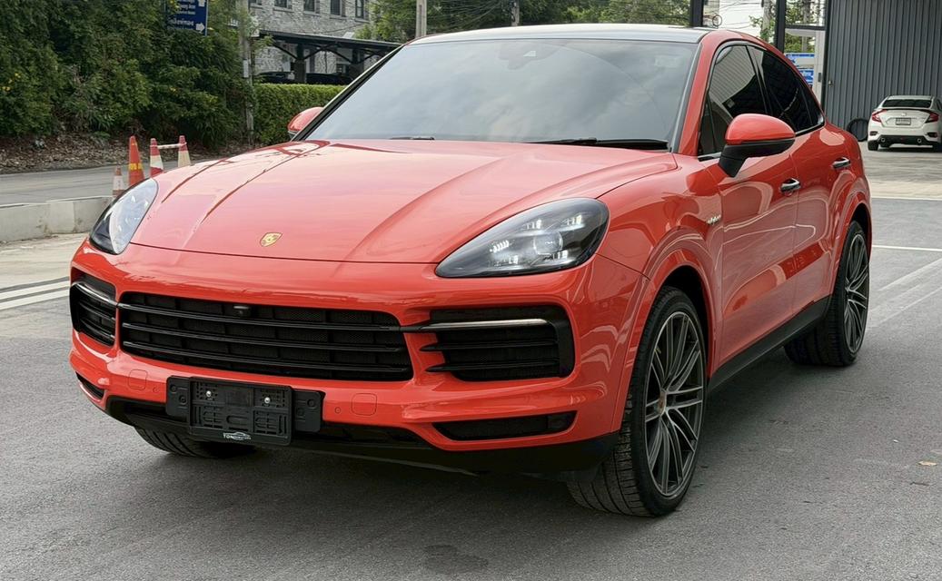 Porsche Cayenne Coupe E-Hybrid 2020 สีส้ม Lava Orange