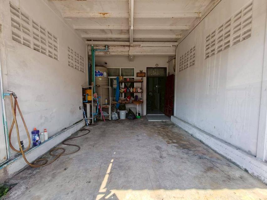 หมู่บ้านอยู่เจริญ 1 ถนนพระองค์เจ้าสาย ต.บึงยี่โถ อ.ธัญบุรี จ.ปทุมธานี 4