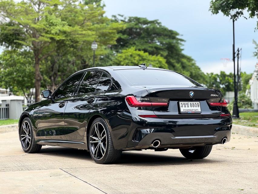 ขาย BMW 330e M-sport G20 2022 สีดำ ราคาถูก มี BSI วารันตีเหลือ รูปที่ 6