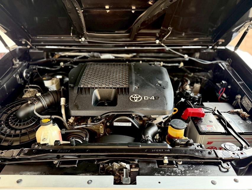 ปี 2015 THAI RUNG TRANSFORMER MAX, 2.5 D4D 2WD 11 ที่นั่ง เกียร์ออโต้ เครื่องยนต์ดีเซล 13