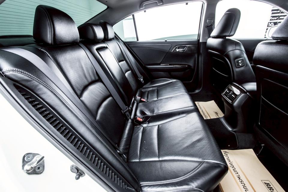 รหัสรถ 3A927 ACCORD 2.0 HYBRID 2015 10