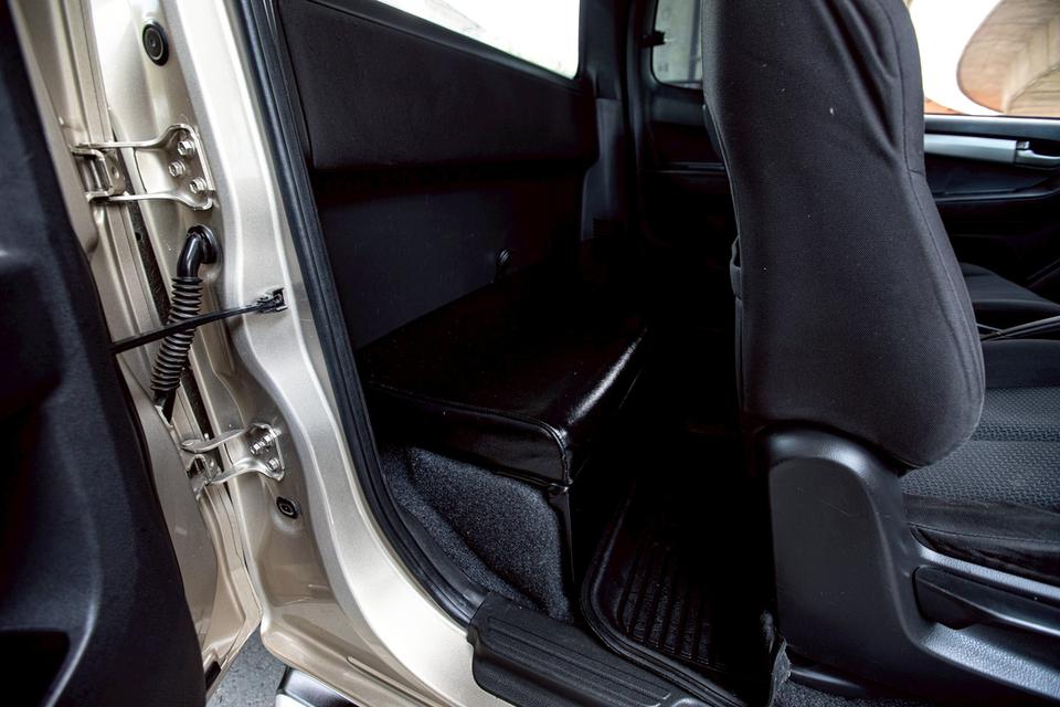 Isuzu D-Max Hi-Lander Cab 2.5 VGS Z ท๊อปปี 2012 เกียร์ธรรมดา สีทอง 11