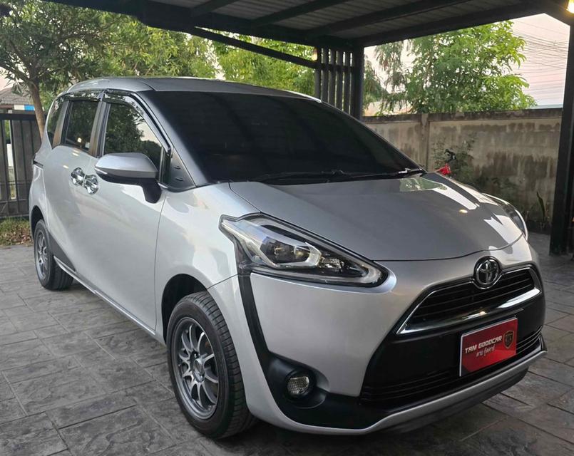 TOYOTA SIENTA ปี 2018 สีเทาสวยมาก 2