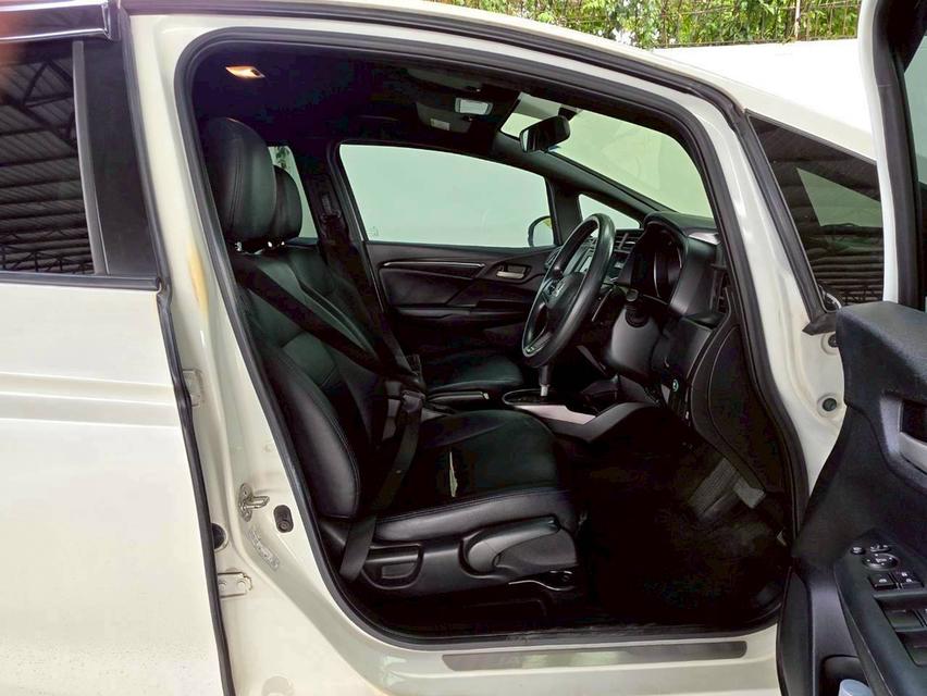Honda Jazz 1.5RS + ปี 2017 ♨️ #ประกันเครื่องเกียร์3ปี3หมื่นkm♨️ 6