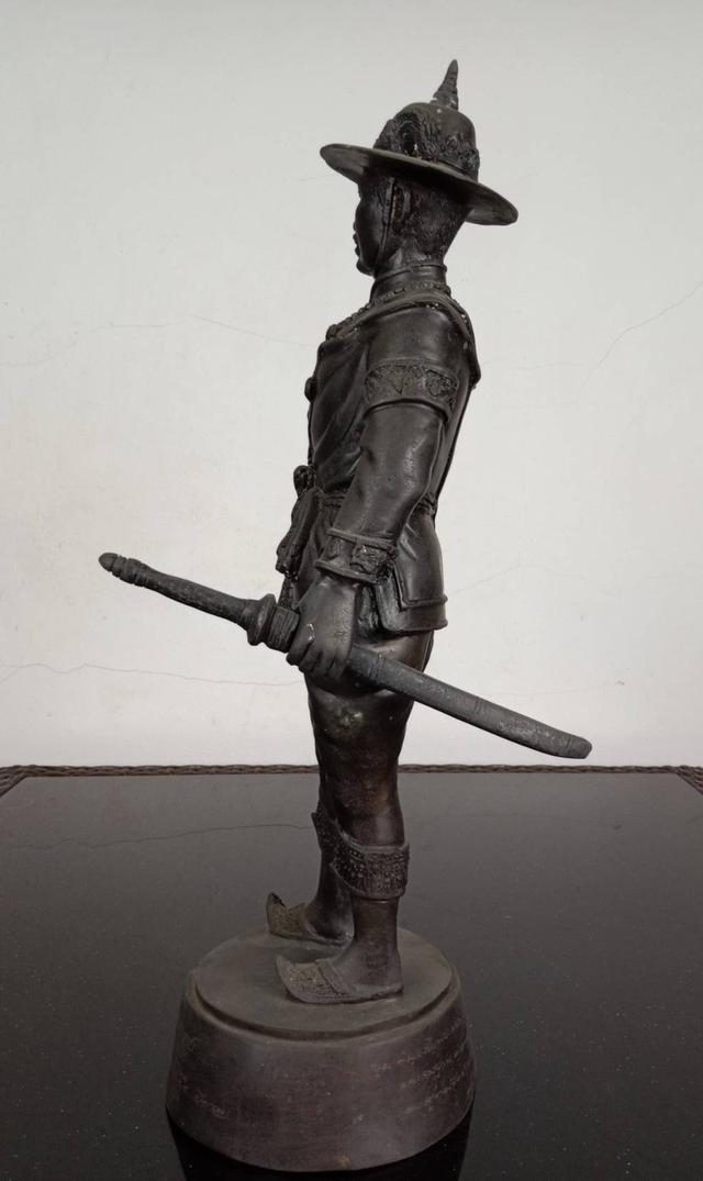 609.พระบรมรูปหล่อสมเด็จพระเจ้าตากสินมหาราช ทรงยืน 6