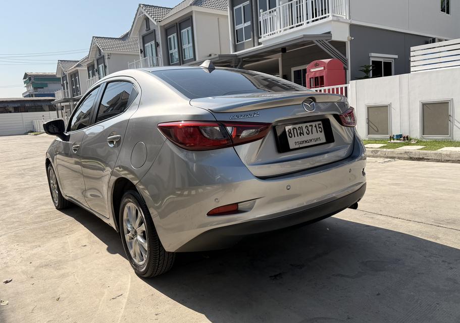 รถบ้านเจ้าของขายเอง Mazda 2 1.3 Skyactiv-G ปี 2017 สีเทา สภาพกริ๊บ ไมล์แท้ 120,xxx กม. เพิ่งเปลี่ยนยาง YOKOHAMA ใหม่ยกชุด รูปที่ 6