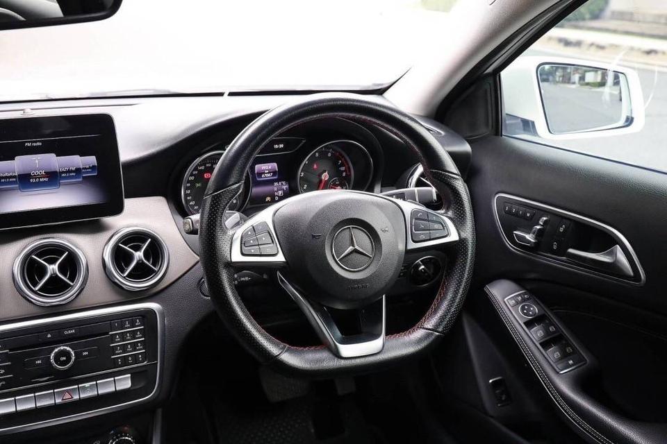 ขาย Benz Gla200 Facelift ปี18 8