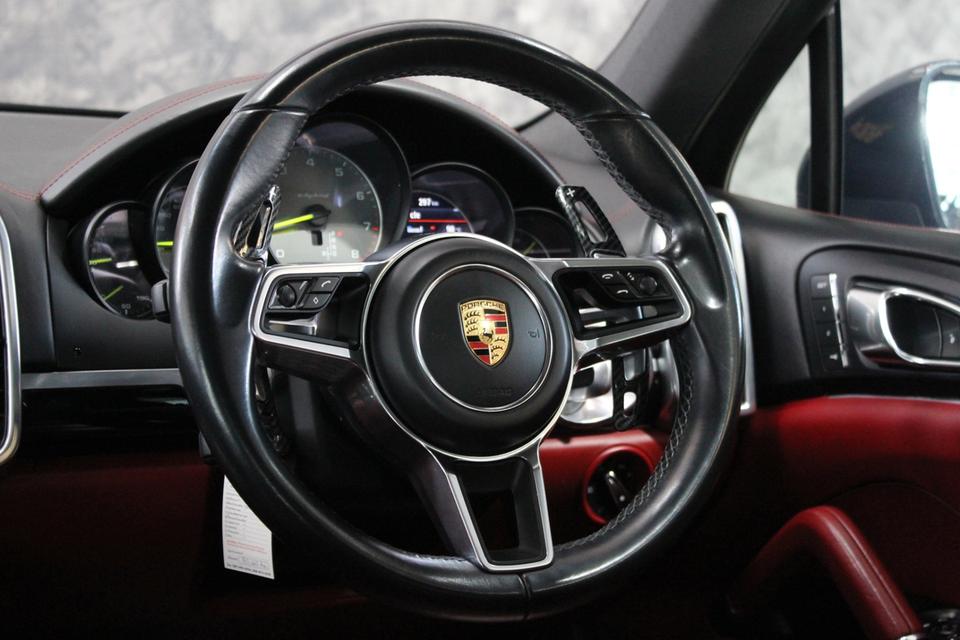 รหัสรถ AVA4139 📌 Porsche Cayenne E Plug in 2017 Facelift Look 2025 สวยๆ พรัอมๆ ล้อ 21 ยางใหม่ปี 25 รูปที่ 10