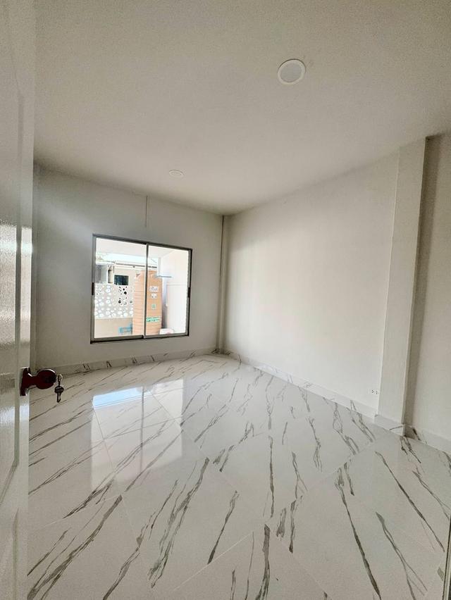 ขายทาวน์เฮ้าส์ หมู่บ้านเจษฎา9 ซ.4 (โทรสอบถามราคา) 3