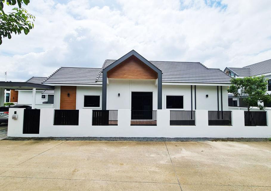 Fully furnished house for rent in the community near Chiangmai airport plaza. 2
