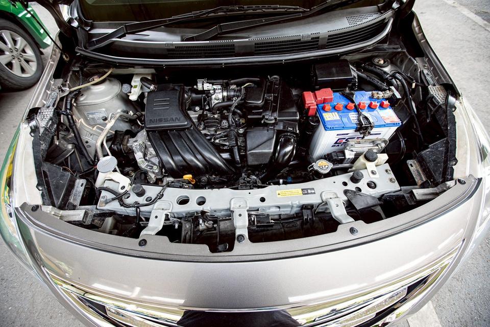 Nissan Almera 1.2E ปี 2017 สีน้ำตาล มือเดียวป้ายแดง เกียร์ออโต้   10