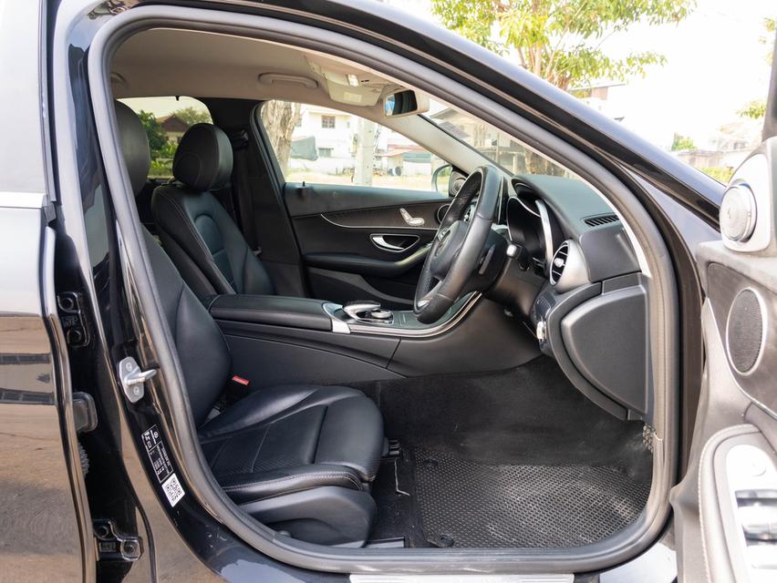 รหัสรถ 12AT8677 MERCEDES BENZ C350e 2.0 Avant-garde โฉม W205 ปีจด 2018 14