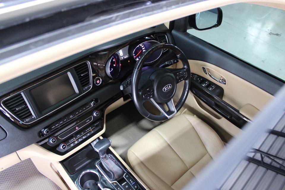 รหัสรถ JRS2078 KIA GRAND CARNIVAL 2.2 SXL TOP GEN3 ปี 2019 14
