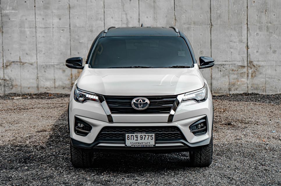 (แจ้งรหัสรถ CBL9775) Toyota FORTUNER 2.8 TRD Sportivo 4WD 2019 รูปที่ 3