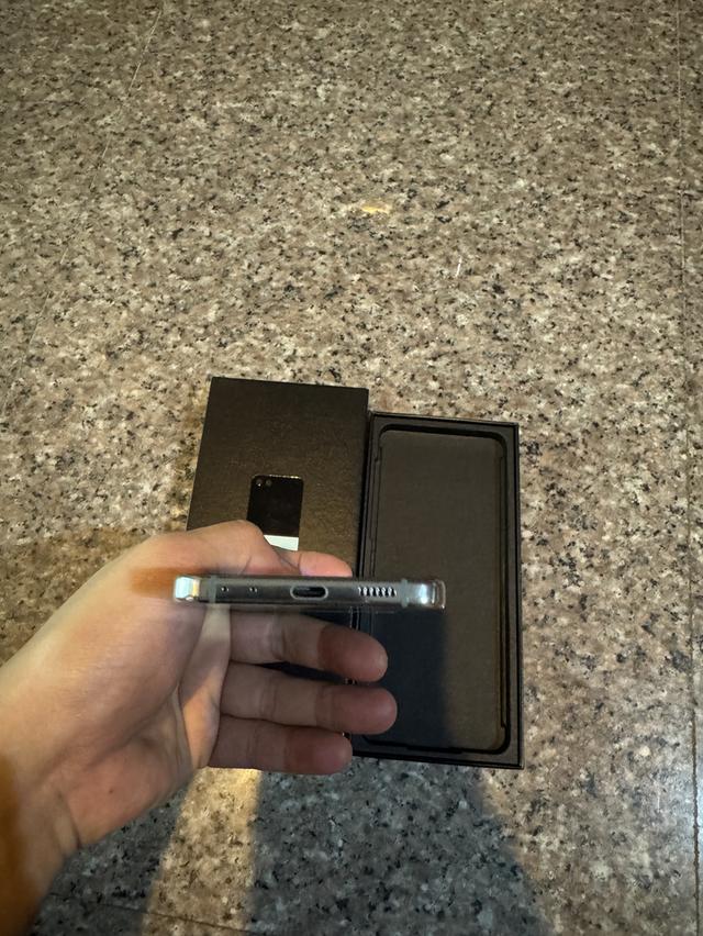 ขายๆๆๆถูกSamsungFlip5สีหายากMint 256กิ๊กมีกล่องอีมี่ตรงสูนTrueสภาพสวยการใช้งานดีเครื่องรีสโตได้ตลอดไม่มีติดแอคเค้าใดๆคับ สภาพ: 98% สวยๆคับไร้รอยตกบุ