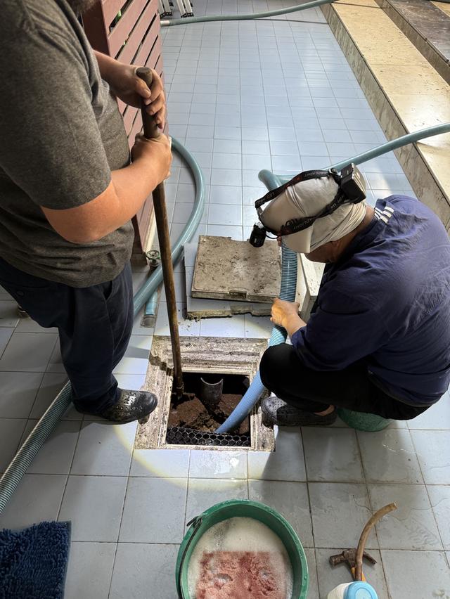 ดูดส้วมคลองข่อย คลองพระอุดม คลองบางโพธิ์ 0877945954