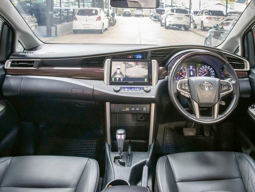 TOYOTA INNOVA 2.8 CRYSTA PREMIUM ปี 2022 6