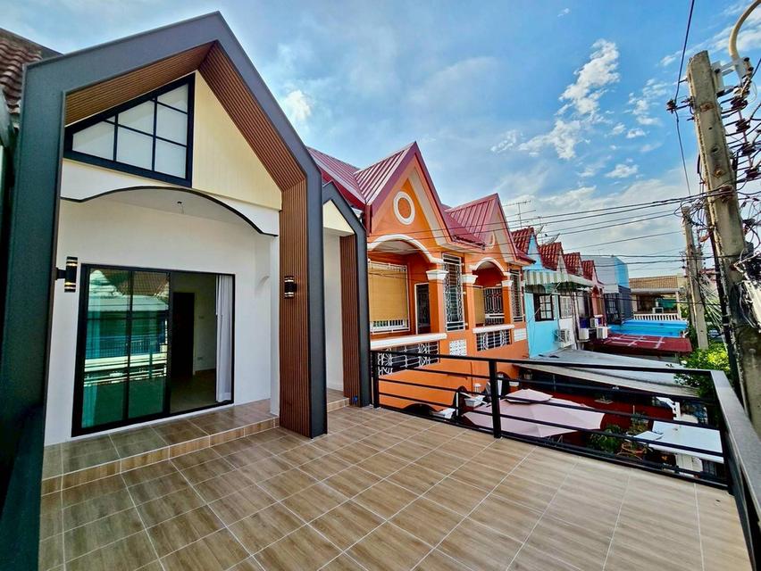 หมู่บ้านสุขสบาย ลาดพร้าว 87 18