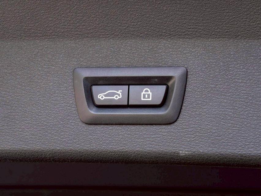 BMW X1 sDrive18d xLine ปีจด 2019 ♨️ ประกันเครื่องเกียร์3ปี30000km.♨️ รูปที่ 15