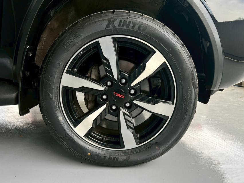 TOYOTA FORTUNER 2.4 V 2WD ปี 2016 17