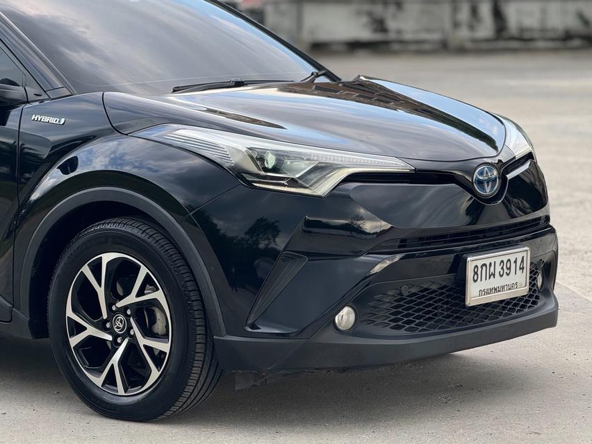 Toyota C-HR Hybrid  Y19 Wagon 4dr HV HI CVT FWD top  1.8 (Hybrid) (MNC). สีดำ ออโต้ 5