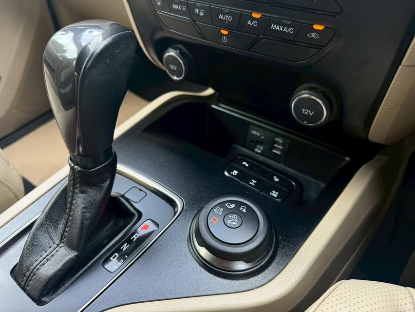 FORD EVEREST 3.2 TITANIUM PLUS 4WD SUNROOF ปี 2016  19